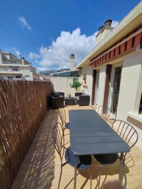 T1 avec grande terrasse, hypercentre ,climatise